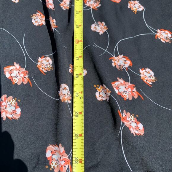 Who What Wear Black Floral Top Size Small - Picture 4 of 5
